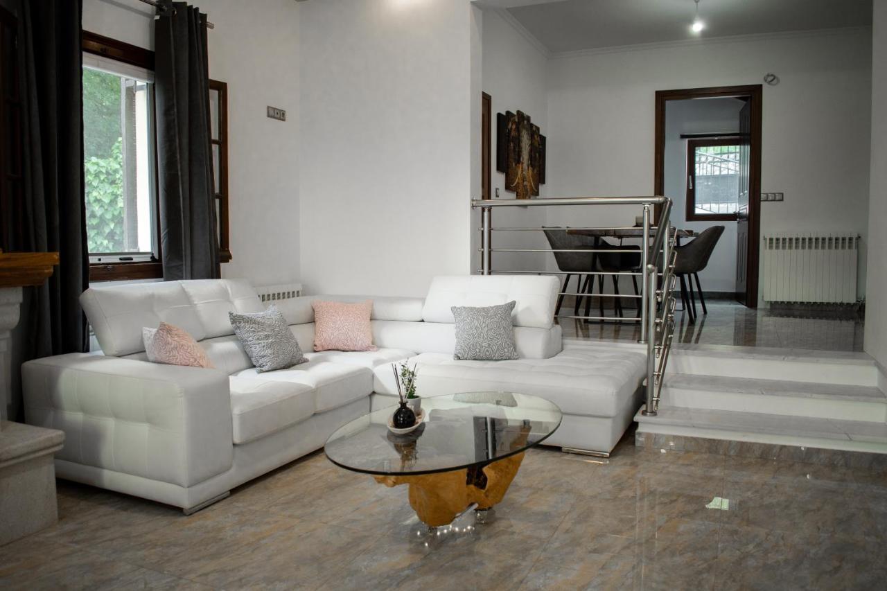 Gkk House Private Swimming Pool Luxury House Villa Skriperon Exterior foto